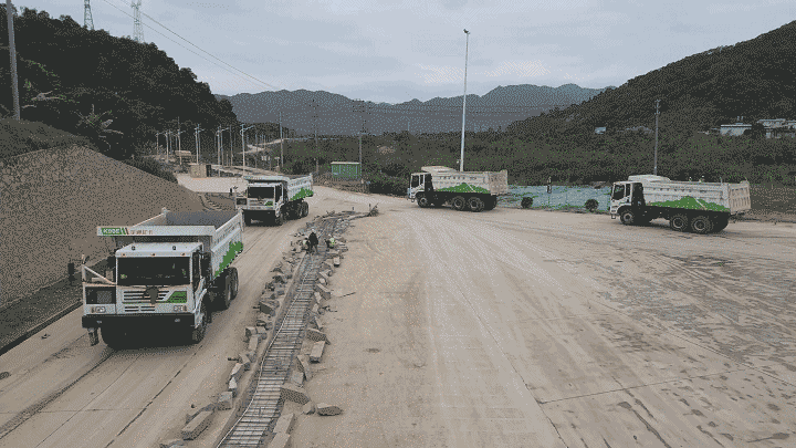 共赴新程！宇通純電礦卡批量交付中電建